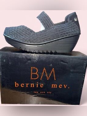bernie mev. Black Woven Platform Mary Jane Wedge “Lulia” Size 9 - NIB